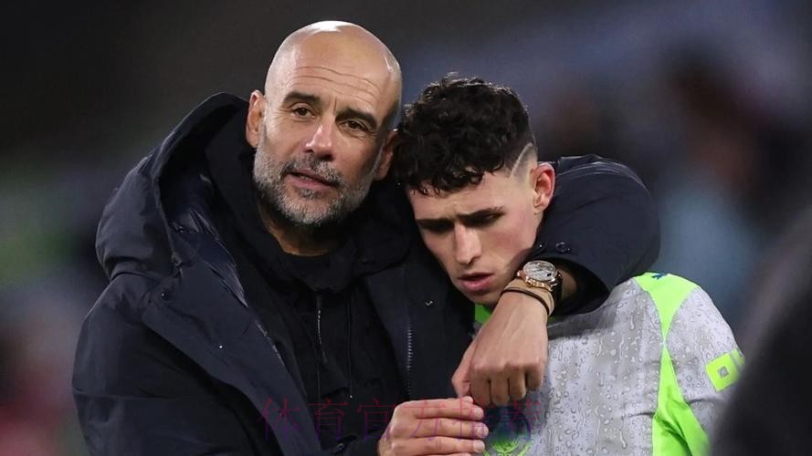 瓜帅:我要求在禁区外进攻 福登对我换下他很不满 瓜帅:我要求在禁区外进攻 福登对我换下他很不满